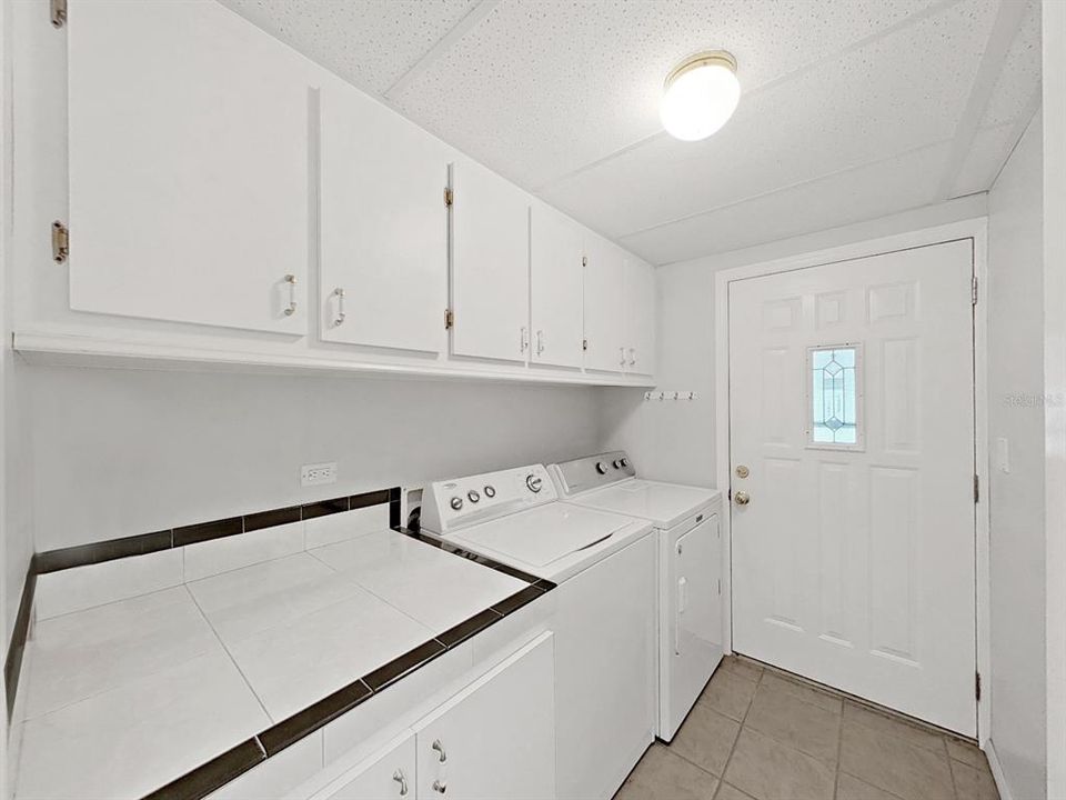 Active With Contract: $189,900 (2 beds, 2 baths, 1680 Square Feet)