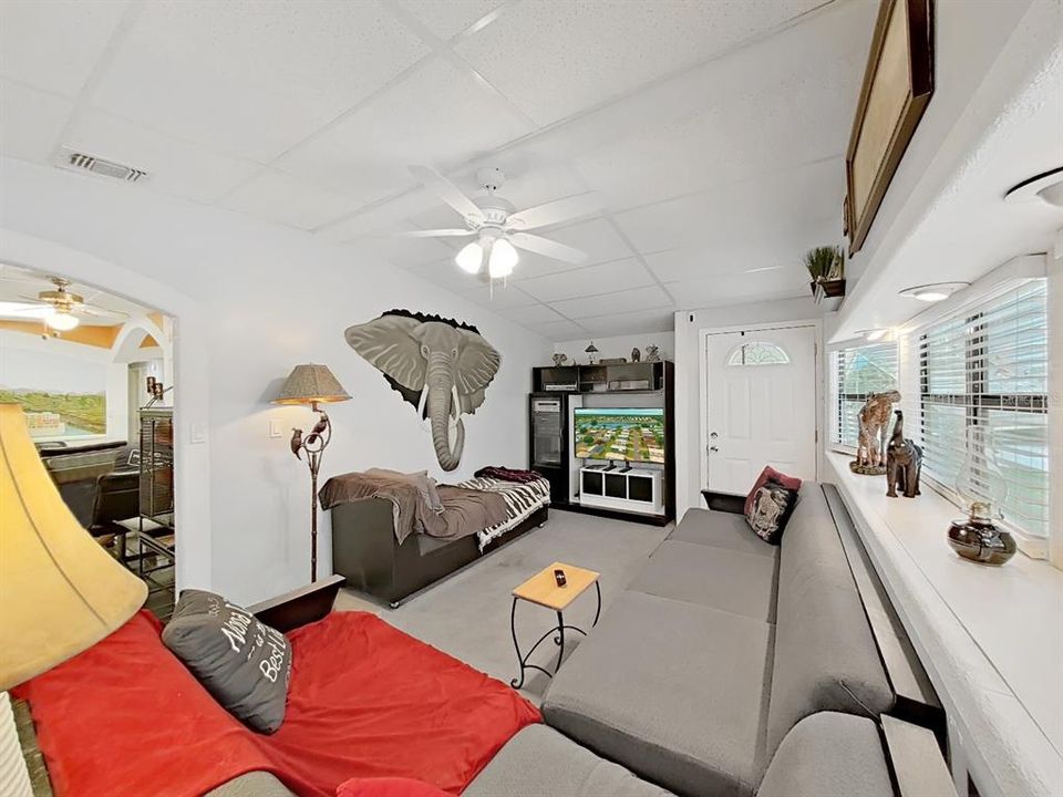 Active With Contract: $189,900 (2 beds, 2 baths, 1680 Square Feet)