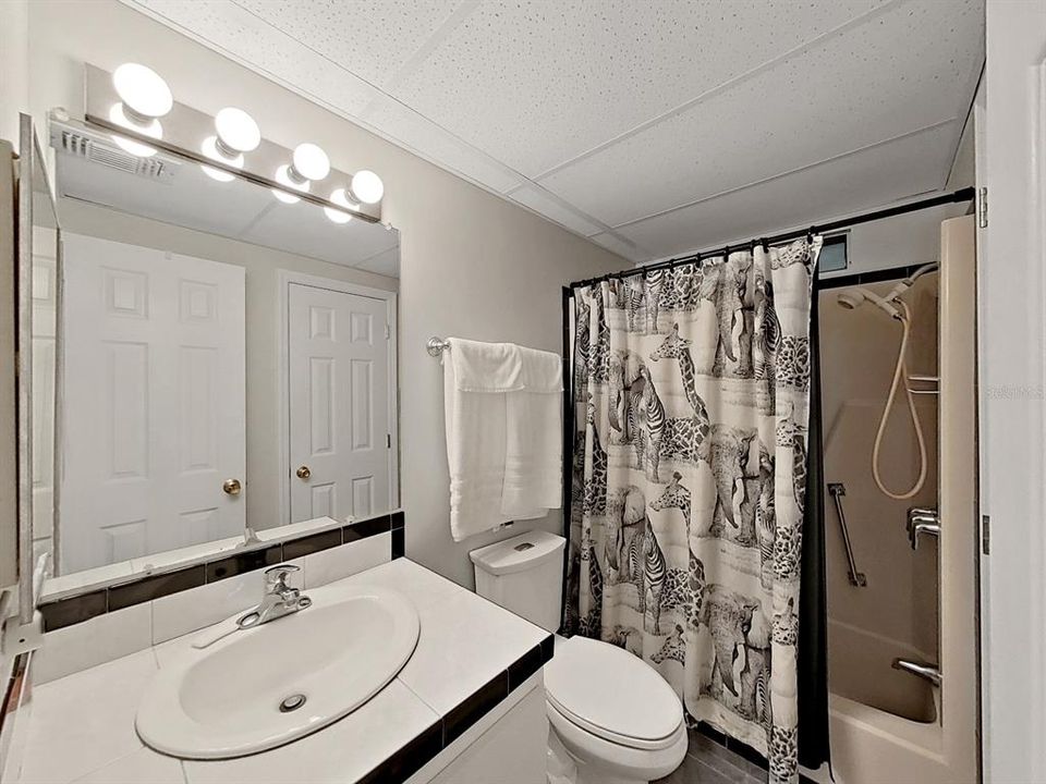 Active With Contract: $189,900 (2 beds, 2 baths, 1680 Square Feet)