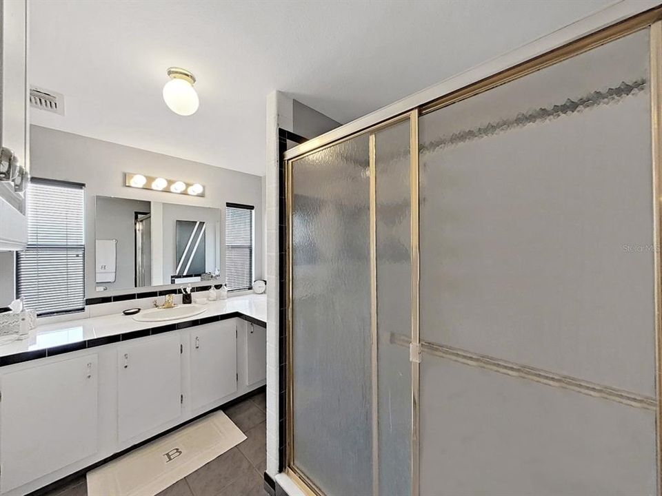 Active With Contract: $189,900 (2 beds, 2 baths, 1680 Square Feet)