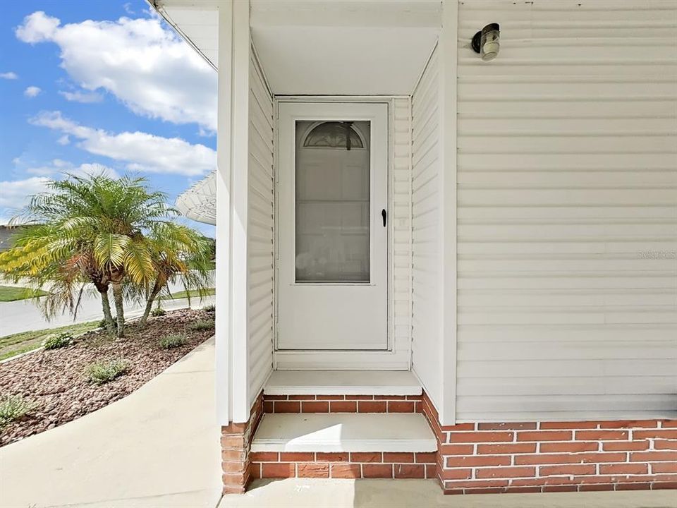 Active With Contract: $189,900 (2 beds, 2 baths, 1680 Square Feet)