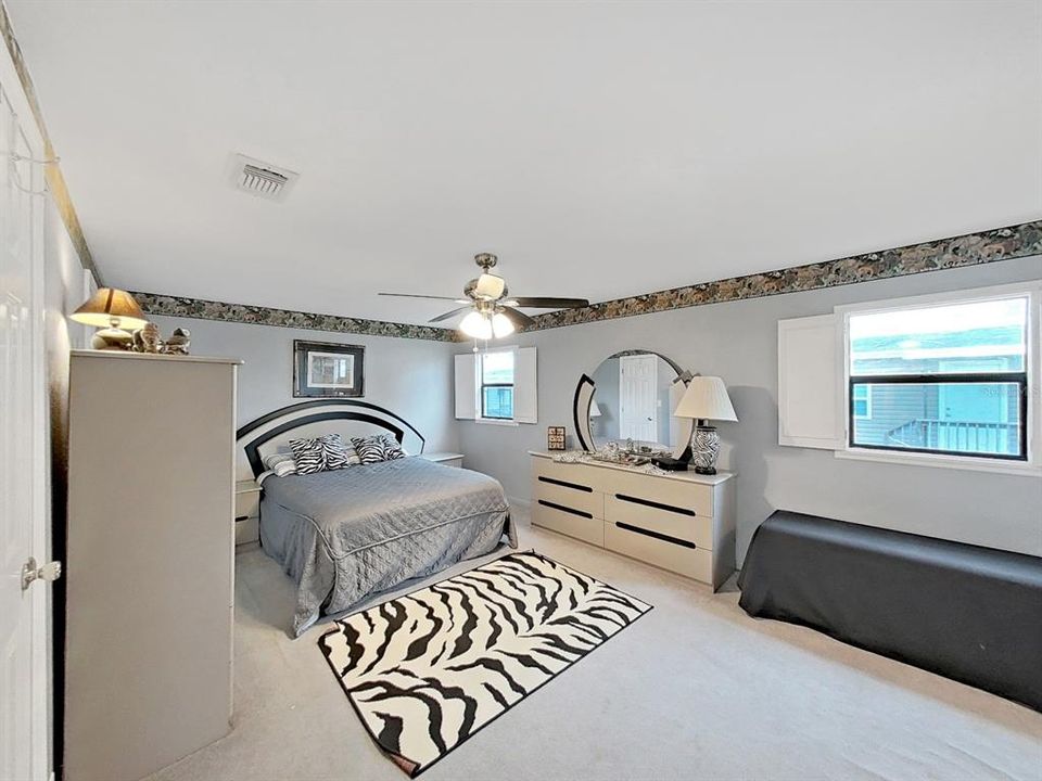 Active With Contract: $189,900 (2 beds, 2 baths, 1680 Square Feet)