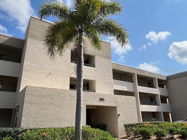 For Rent: $4,200 (2 beds, 2 baths, 1365 Square Feet)