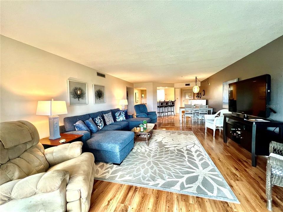 For Rent: $4,200 (2 beds, 2 baths, 1365 Square Feet)