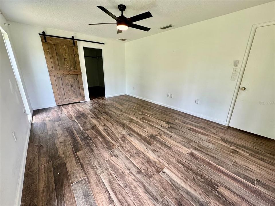 En Venta: $649,900 (3 camas, 3 baños, 1967 Pies cuadrados)