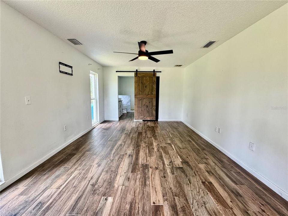 En Venta: $649,900 (3 camas, 3 baños, 1967 Pies cuadrados)