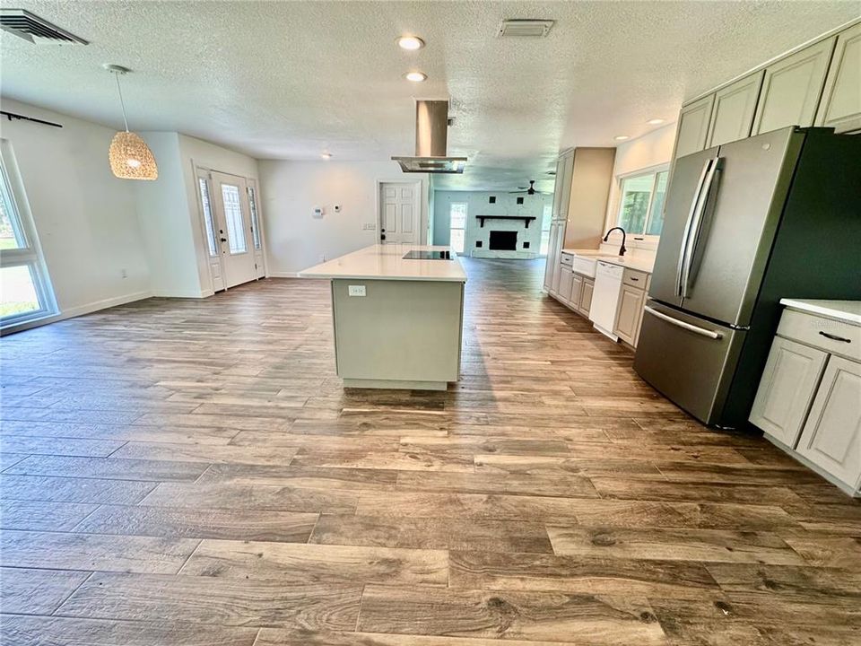 En Venta: $649,900 (3 camas, 3 baños, 1967 Pies cuadrados)