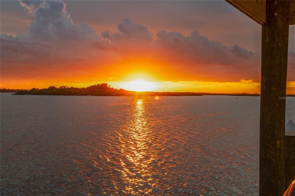 待售: $4,950,000 (5 贝兹, 5 浴室, 4168 平方英尺)