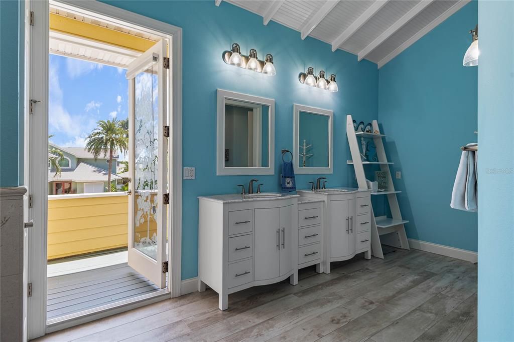 待售: $4,950,000 (5 贝兹, 5 浴室, 4168 平方英尺)