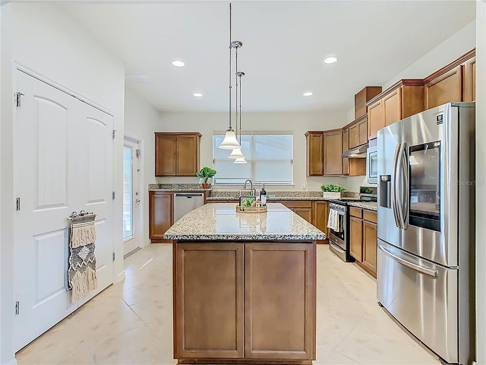 For Sale: $420,000 (3 beds, 3 baths, 2004 Square Feet)