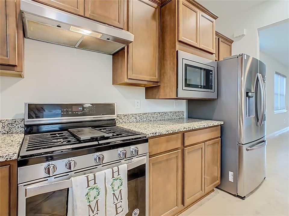 For Sale: $420,000 (3 beds, 3 baths, 2004 Square Feet)