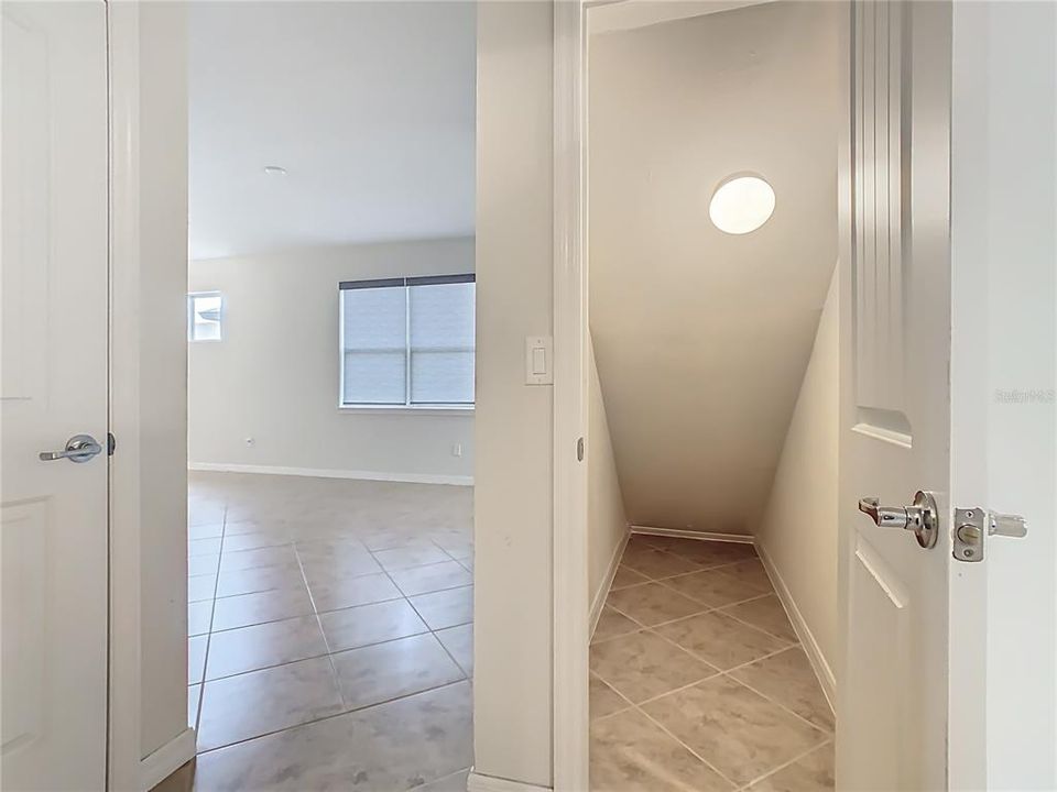 For Sale: $420,000 (3 beds, 3 baths, 2004 Square Feet)