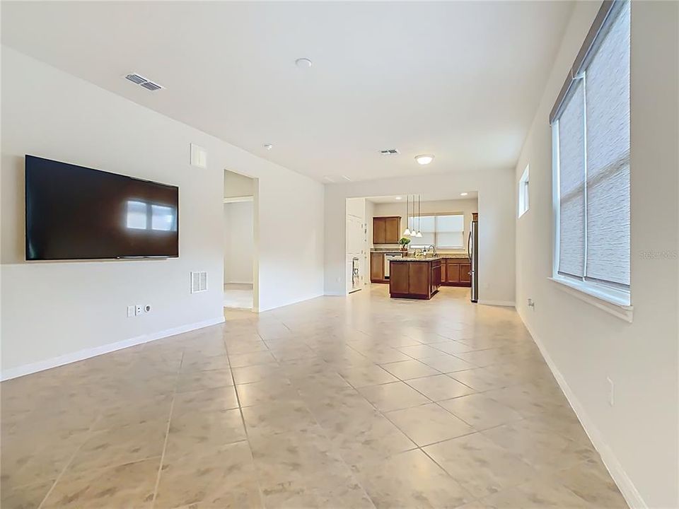 For Sale: $420,000 (3 beds, 3 baths, 2004 Square Feet)