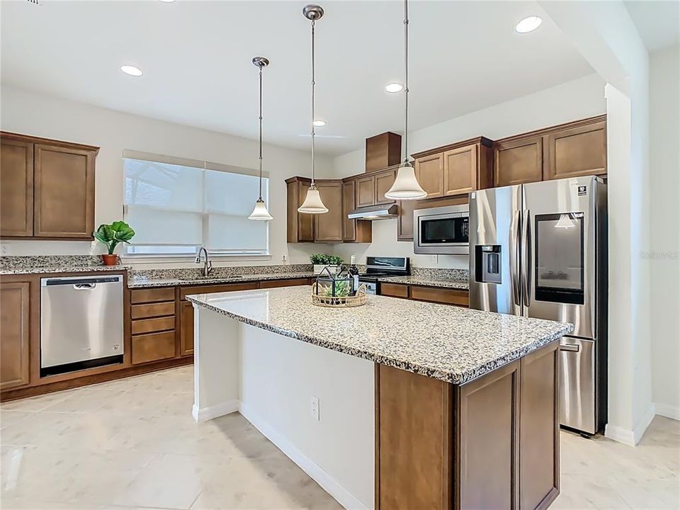 For Sale: $420,000 (3 beds, 3 baths, 2004 Square Feet)