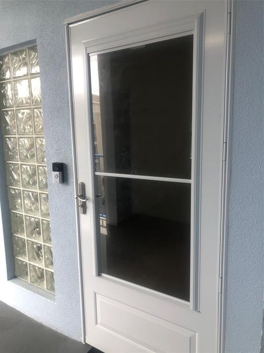 合同活跃: $370,000 (2 贝兹, 2 浴室, 1389 平方英尺)