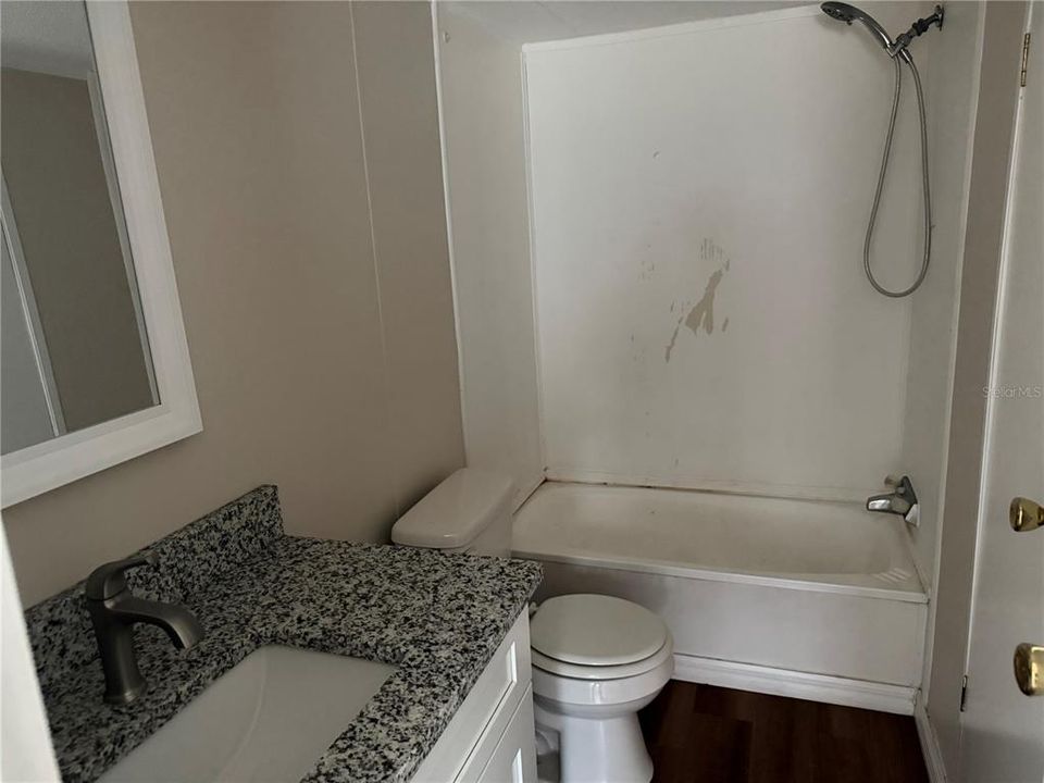 待售: $189,900 (2 贝兹, 2 浴室, 1216 平方英尺)