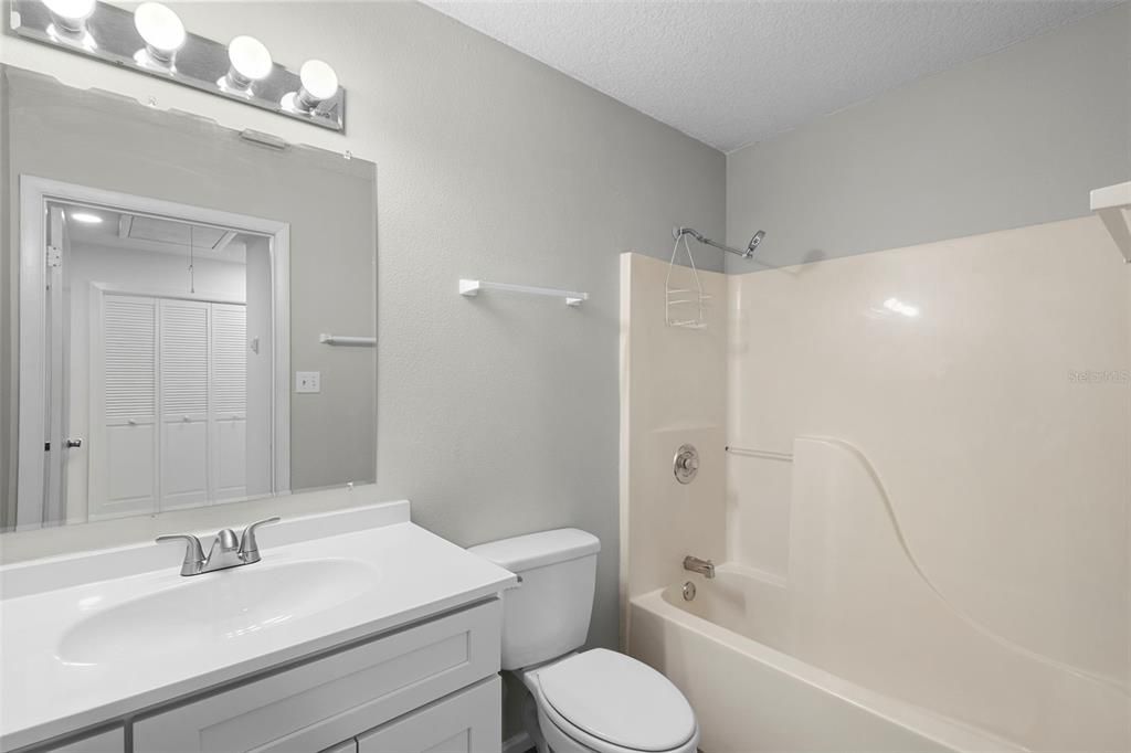 На продажу: $305,000 (3 спален, 2 ванн, 1356 Квадратных фут)