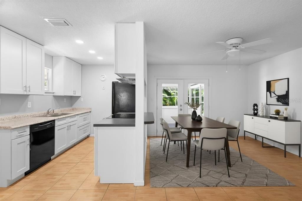 На продажу: $305,000 (3 спален, 2 ванн, 1356 Квадратных фут)