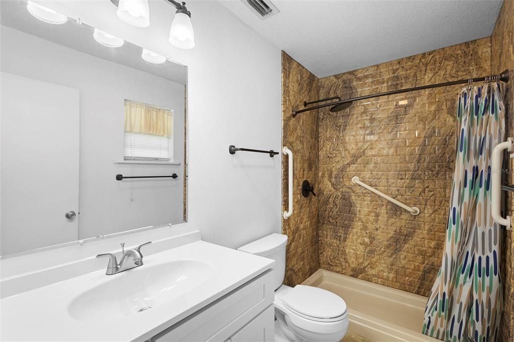 На продажу: $305,000 (3 спален, 2 ванн, 1356 Квадратных фут)