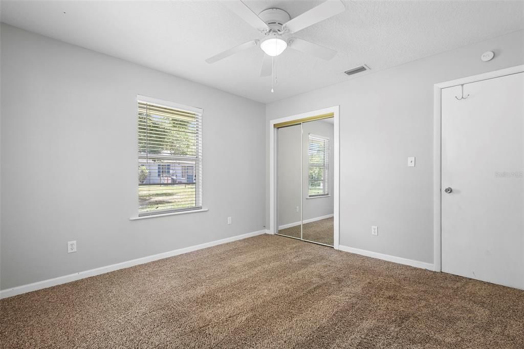 На продажу: $305,000 (3 спален, 2 ванн, 1356 Квадратных фут)