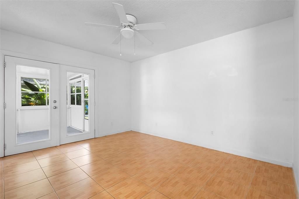 На продажу: $305,000 (3 спален, 2 ванн, 1356 Квадратных фут)