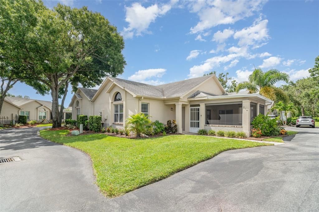 Под контрактом: $200,000 (2 спален, 2 ванн, 1304 Квадратных фут)