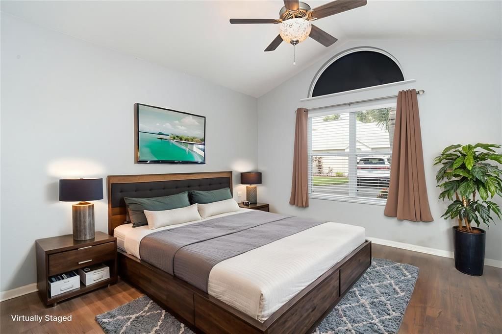 Под контрактом: $200,000 (2 спален, 2 ванн, 1304 Квадратных фут)