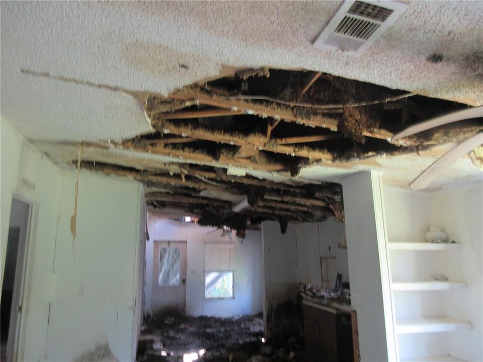 Active With Contract: $55,000 (3 beds, 2 baths, 1296 Square Feet)