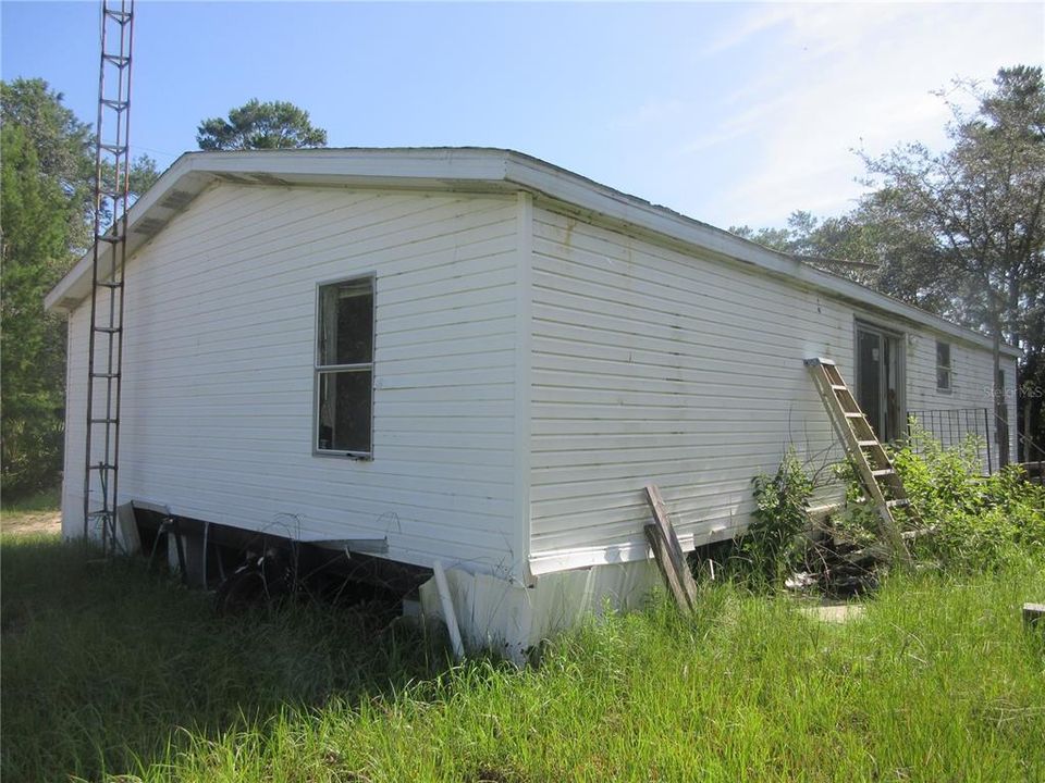 Active With Contract: $55,000 (3 beds, 2 baths, 1296 Square Feet)