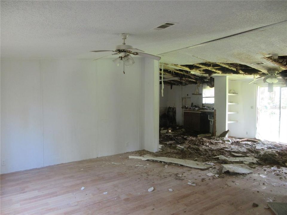 Active With Contract: $55,000 (3 beds, 2 baths, 1296 Square Feet)