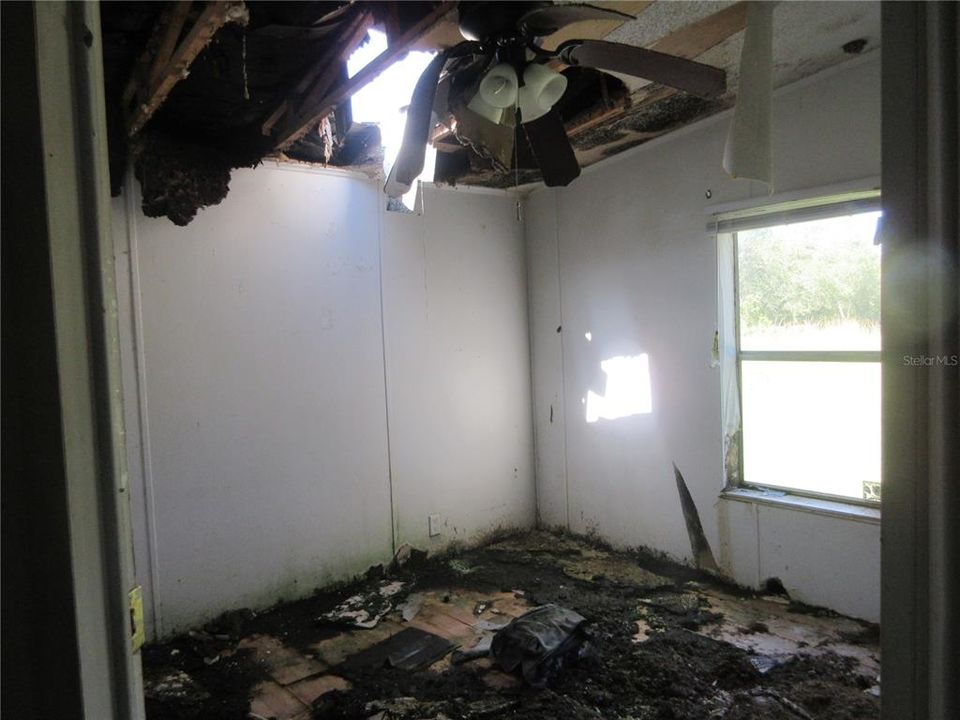 Active With Contract: $55,000 (3 beds, 2 baths, 1296 Square Feet)