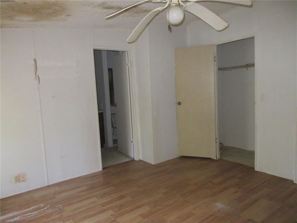 Active With Contract: $55,000 (3 beds, 2 baths, 1296 Square Feet)