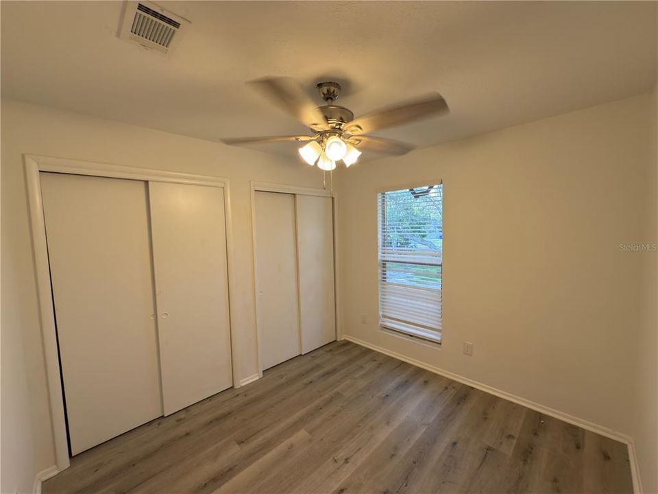 合同活跃: $800,000 (4 贝兹, 2 浴室, 1860 平方英尺)