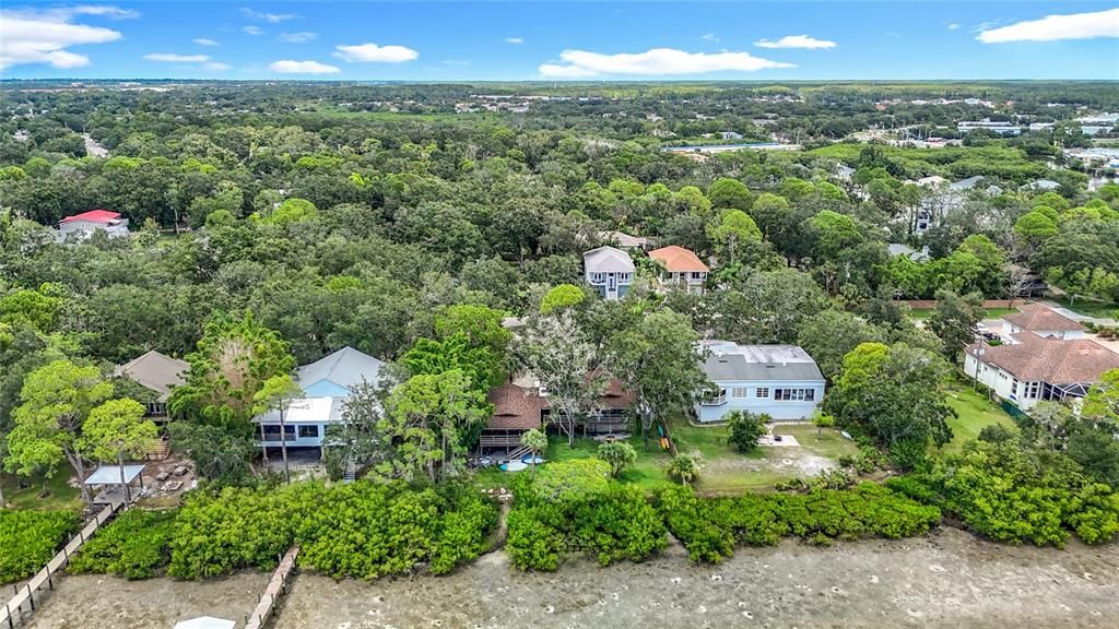 合同活跃: $800,000 (4 贝兹, 2 浴室, 1860 平方英尺)