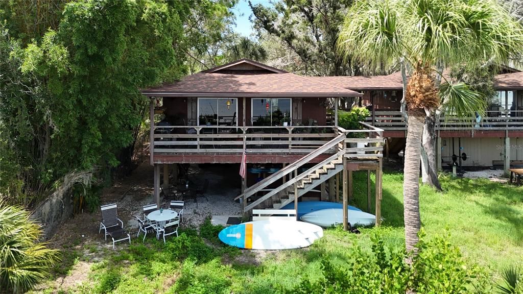 合同活跃: $800,000 (4 贝兹, 2 浴室, 1860 平方英尺)