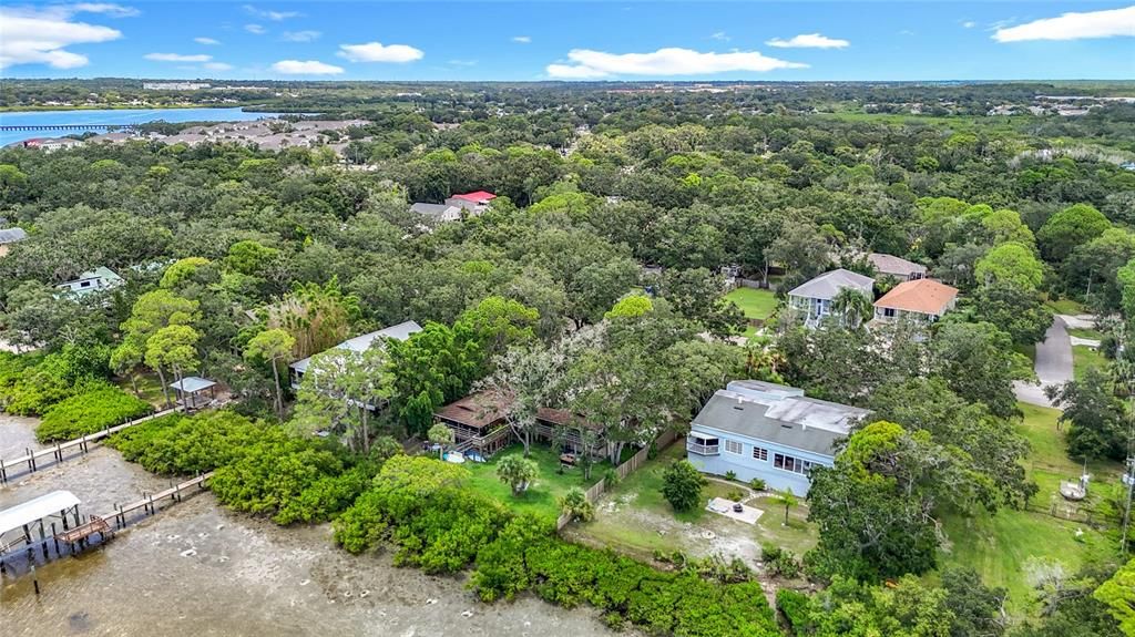 合同活跃: $800,000 (4 贝兹, 2 浴室, 1860 平方英尺)