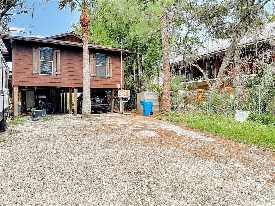 合同活跃: $800,000 (4 贝兹, 2 浴室, 1860 平方英尺)