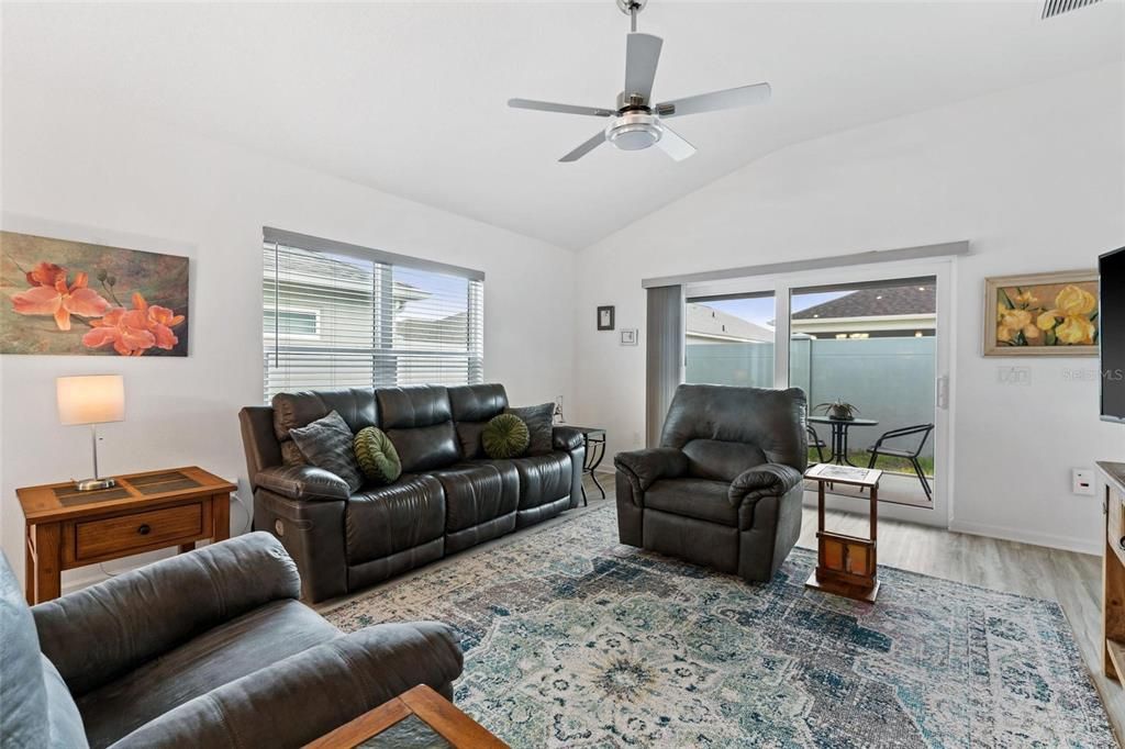 На продажу: $399,000 (3 спален, 2 ванн, 1499 Квадратных фут)