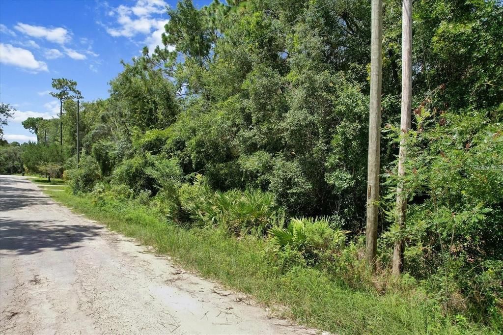 En Venta: $19,900 (0.57 acres)