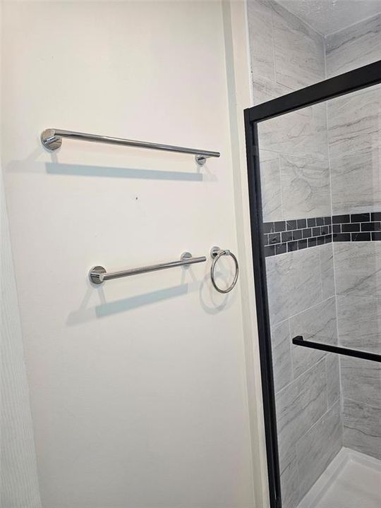 待售: $639,000 (32 贝兹, 0 浴室, 3233 平方英尺)