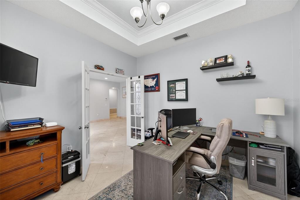 合同活跃: $650,000 (4 贝兹, 3 浴室, 2918 平方英尺)