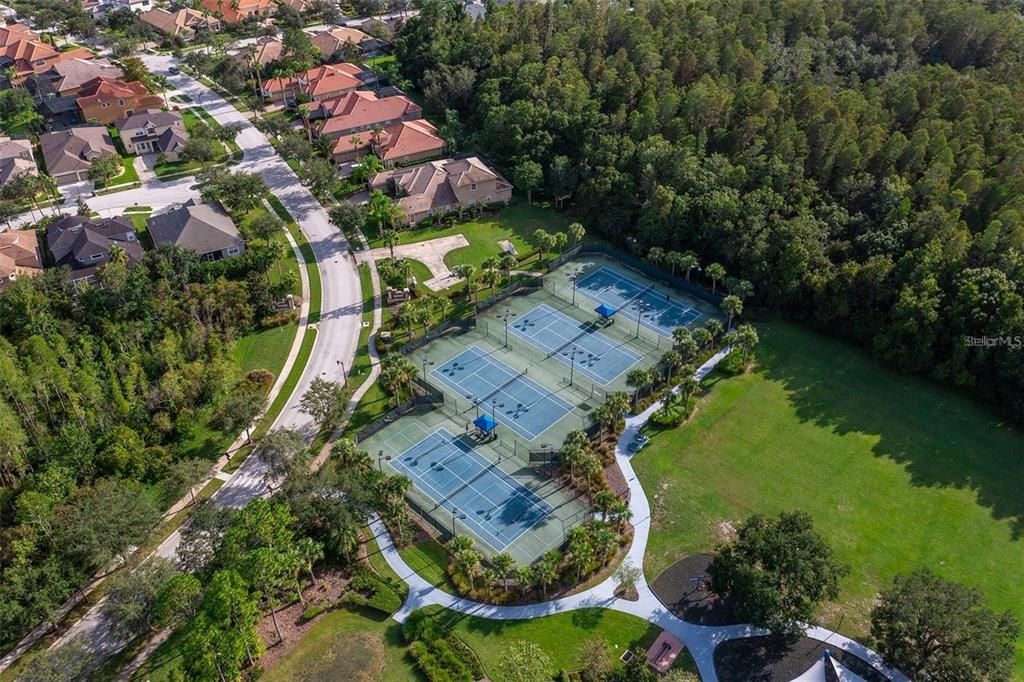 合同活跃: $650,000 (4 贝兹, 3 浴室, 2918 平方英尺)