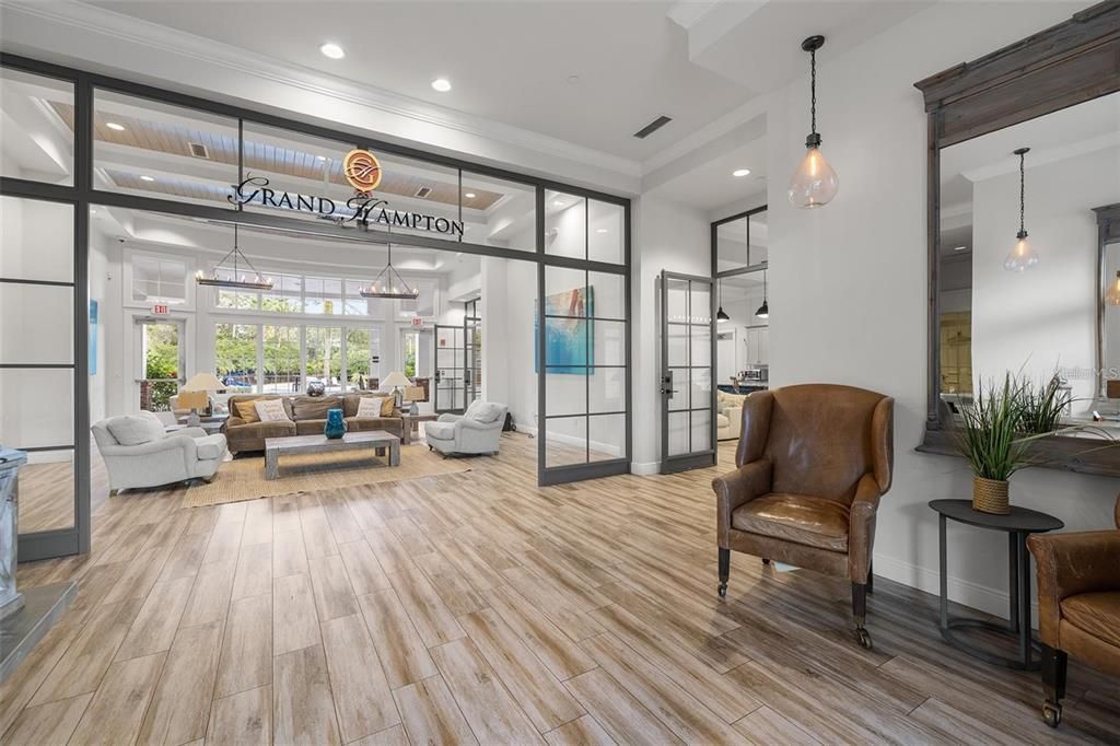 合同活跃: $650,000 (4 贝兹, 3 浴室, 2918 平方英尺)