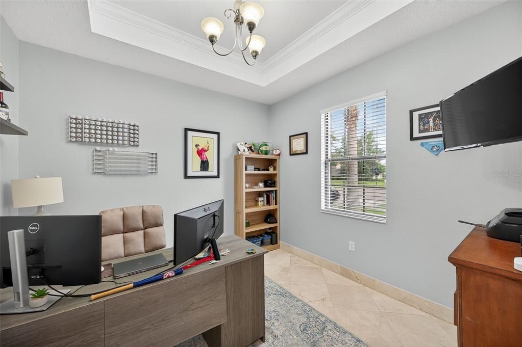 合同活跃: $650,000 (4 贝兹, 3 浴室, 2918 平方英尺)