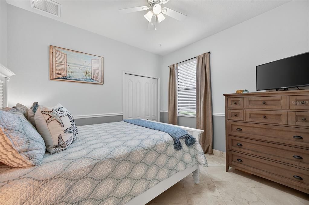 合同活跃: $650,000 (4 贝兹, 3 浴室, 2918 平方英尺)