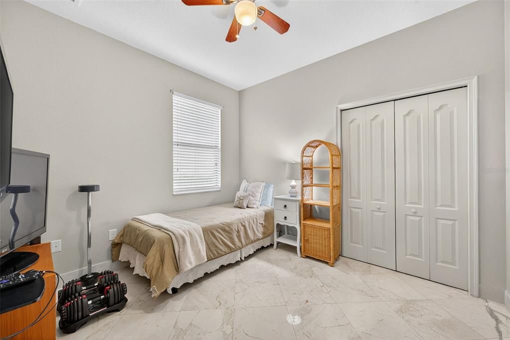 合同活跃: $650,000 (4 贝兹, 3 浴室, 2918 平方英尺)