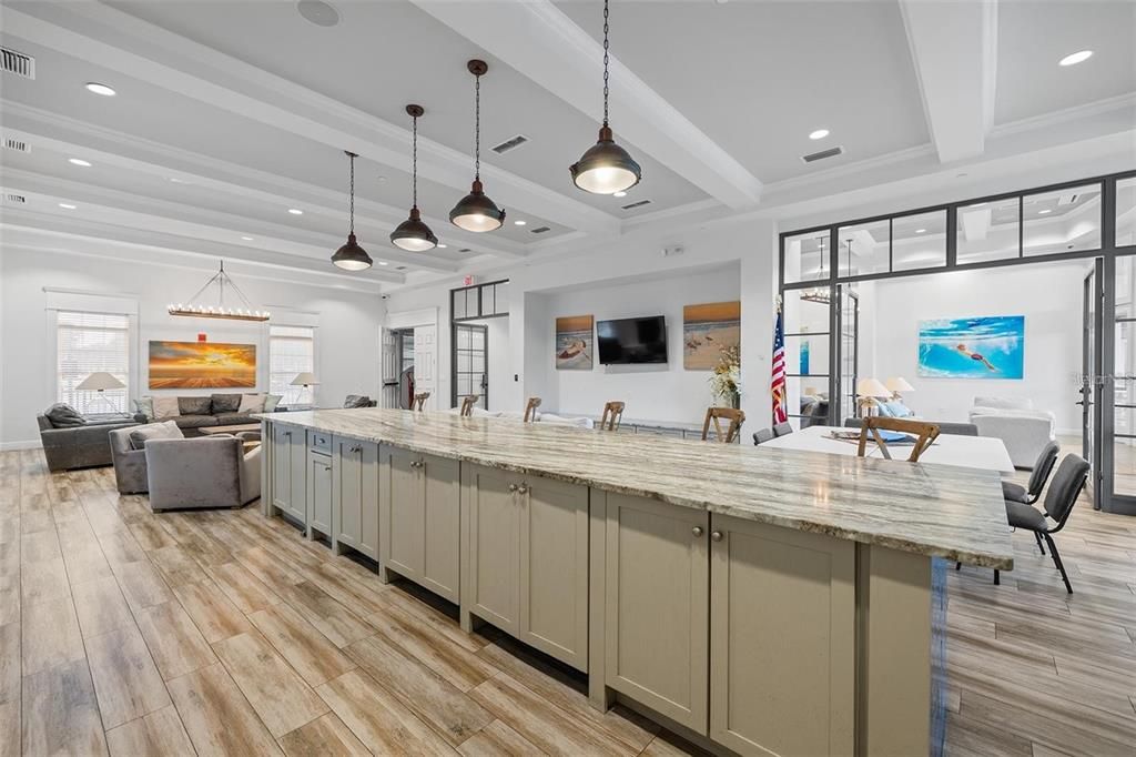 合同活跃: $650,000 (4 贝兹, 3 浴室, 2918 平方英尺)