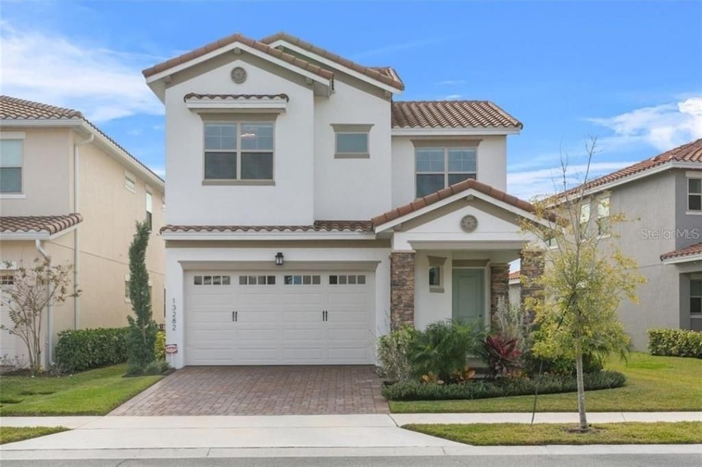 Недавно арендовано: $3,500 (4 спален, 3 ванн, 2958 Квадратных фут)