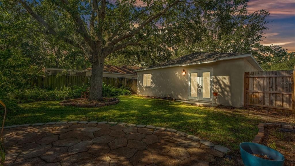 Active With Contract: $269,000 (3 beds, 2 baths, 1142 Square Feet)