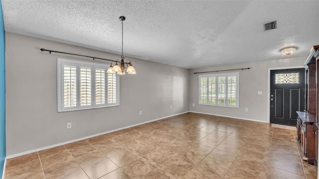 Active With Contract: $269,000 (3 beds, 2 baths, 1142 Square Feet)